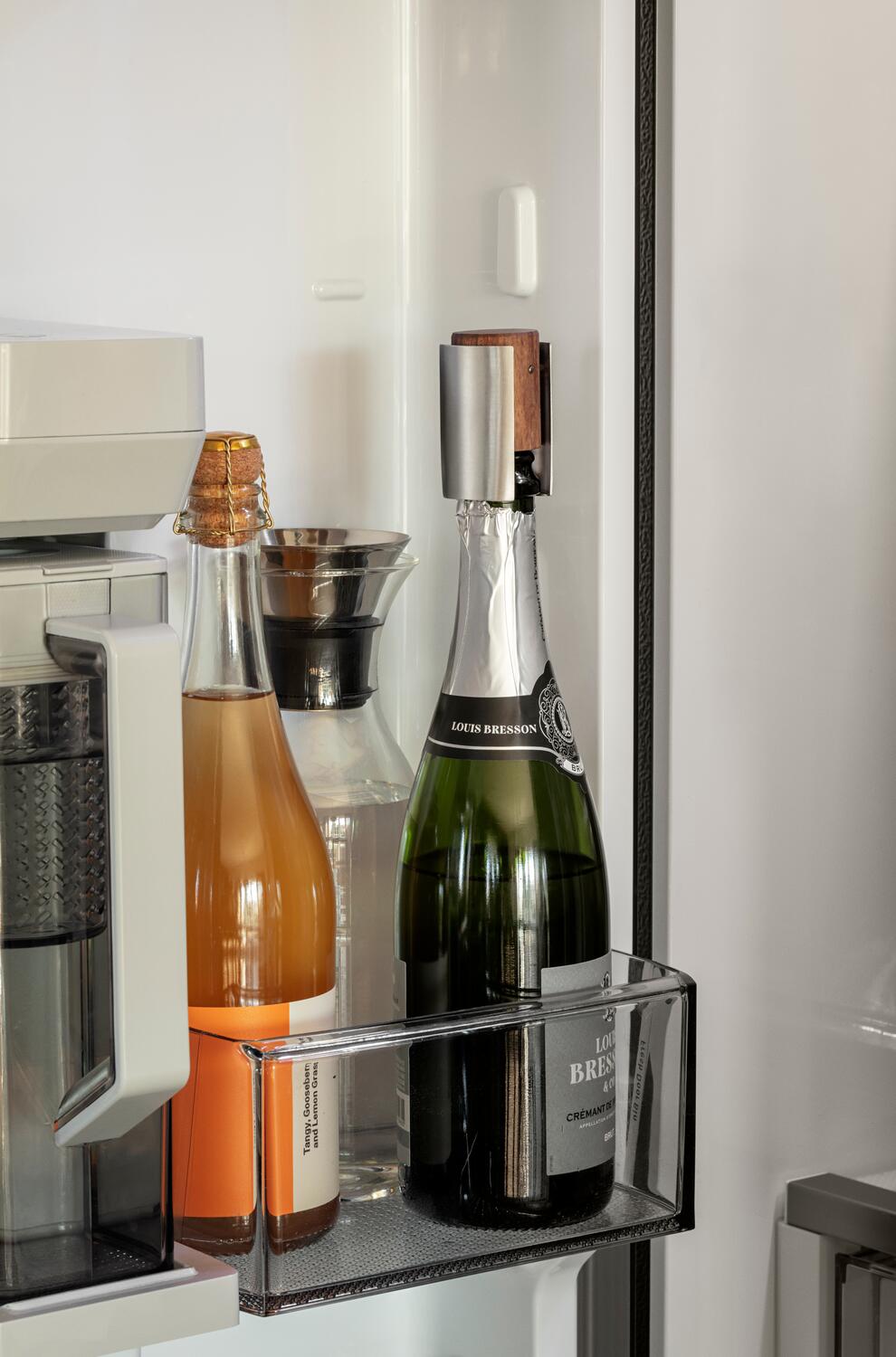 Liquid Lounge champagneprop - Walnut Wood